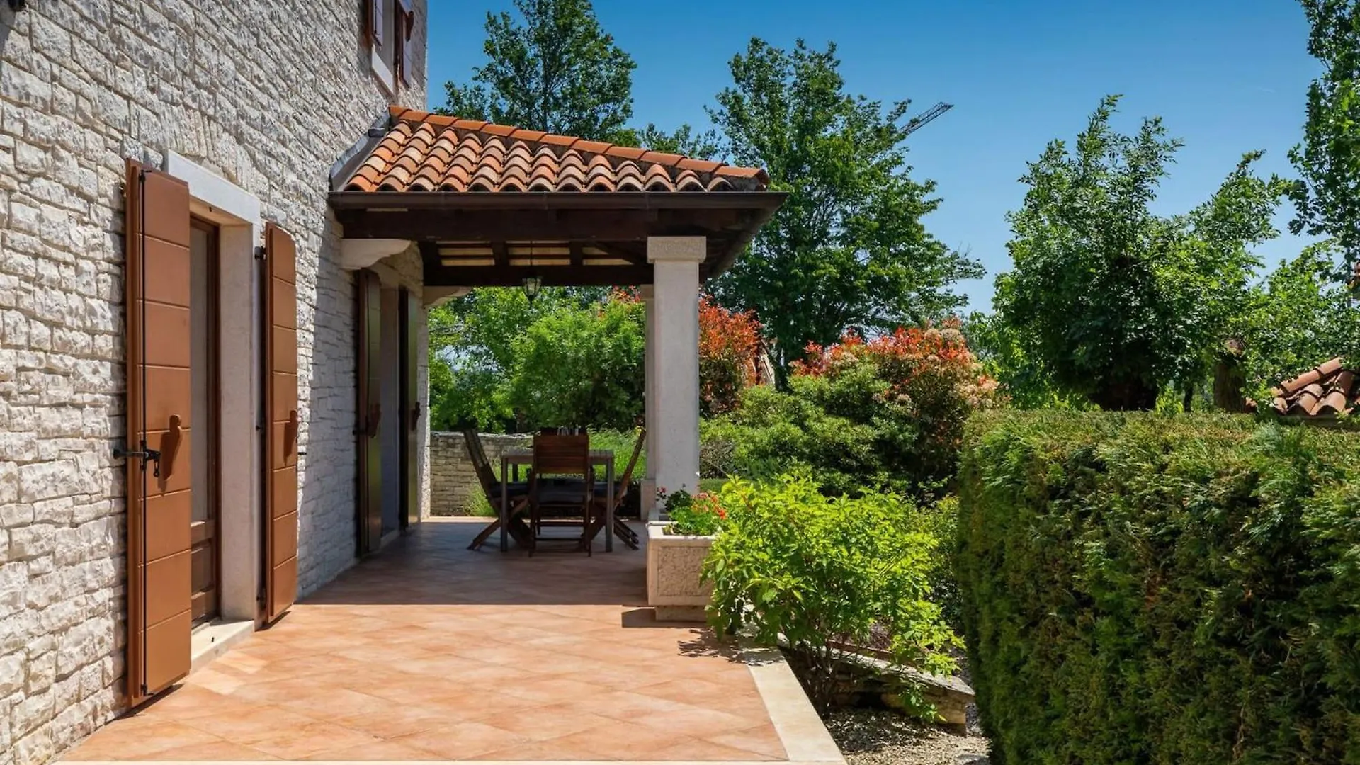 Rustic Villa Catarina With Pool In Tinjan Kringa