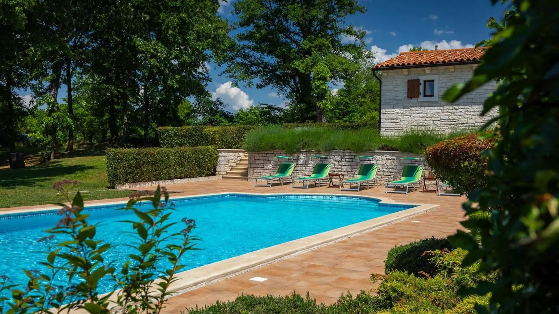 Rustic Villa Catarina With Pool In Tinjan Kringa