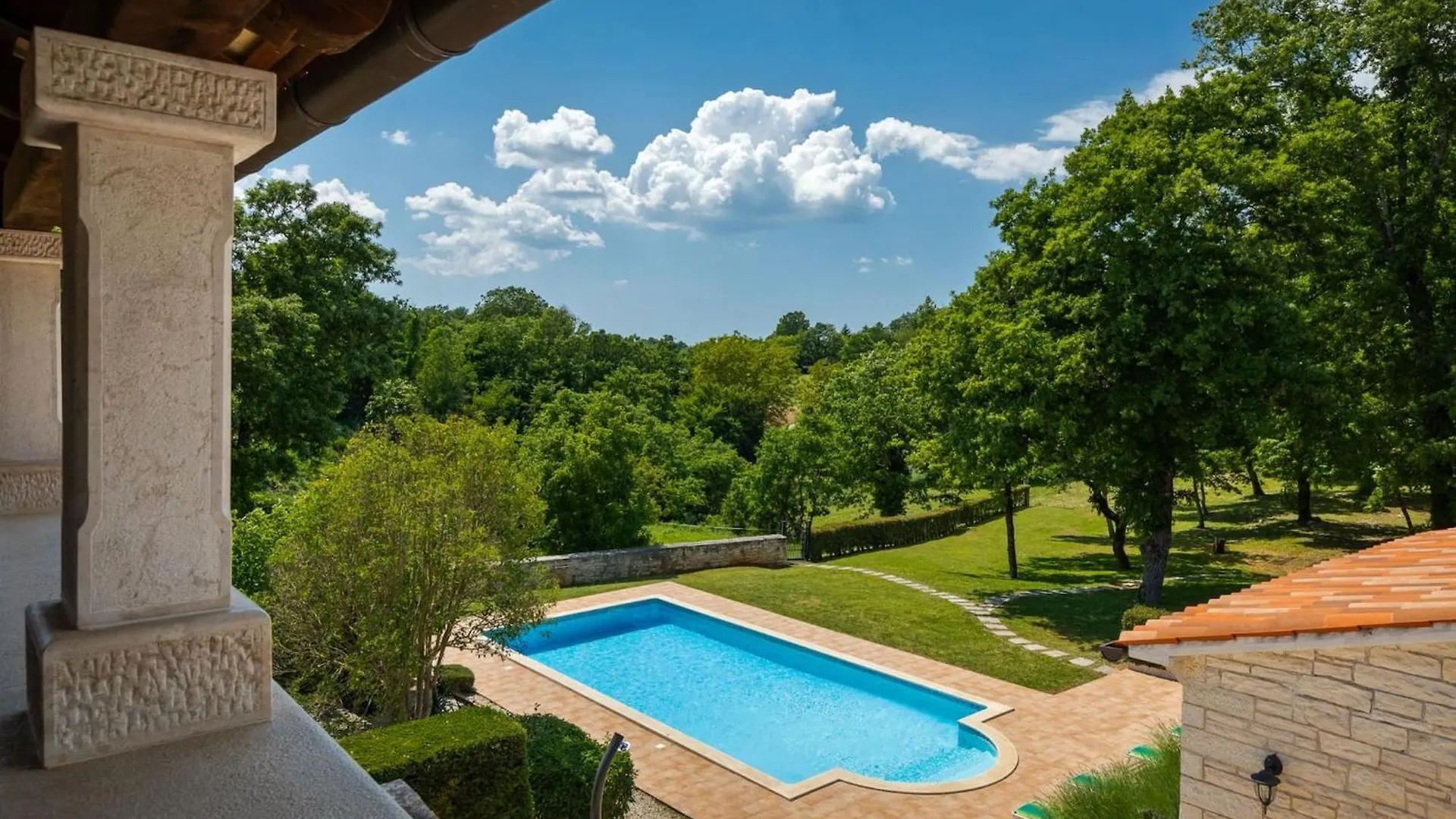 Rustic Villa Catarina With Pool In Tinjan Kringa Croatia