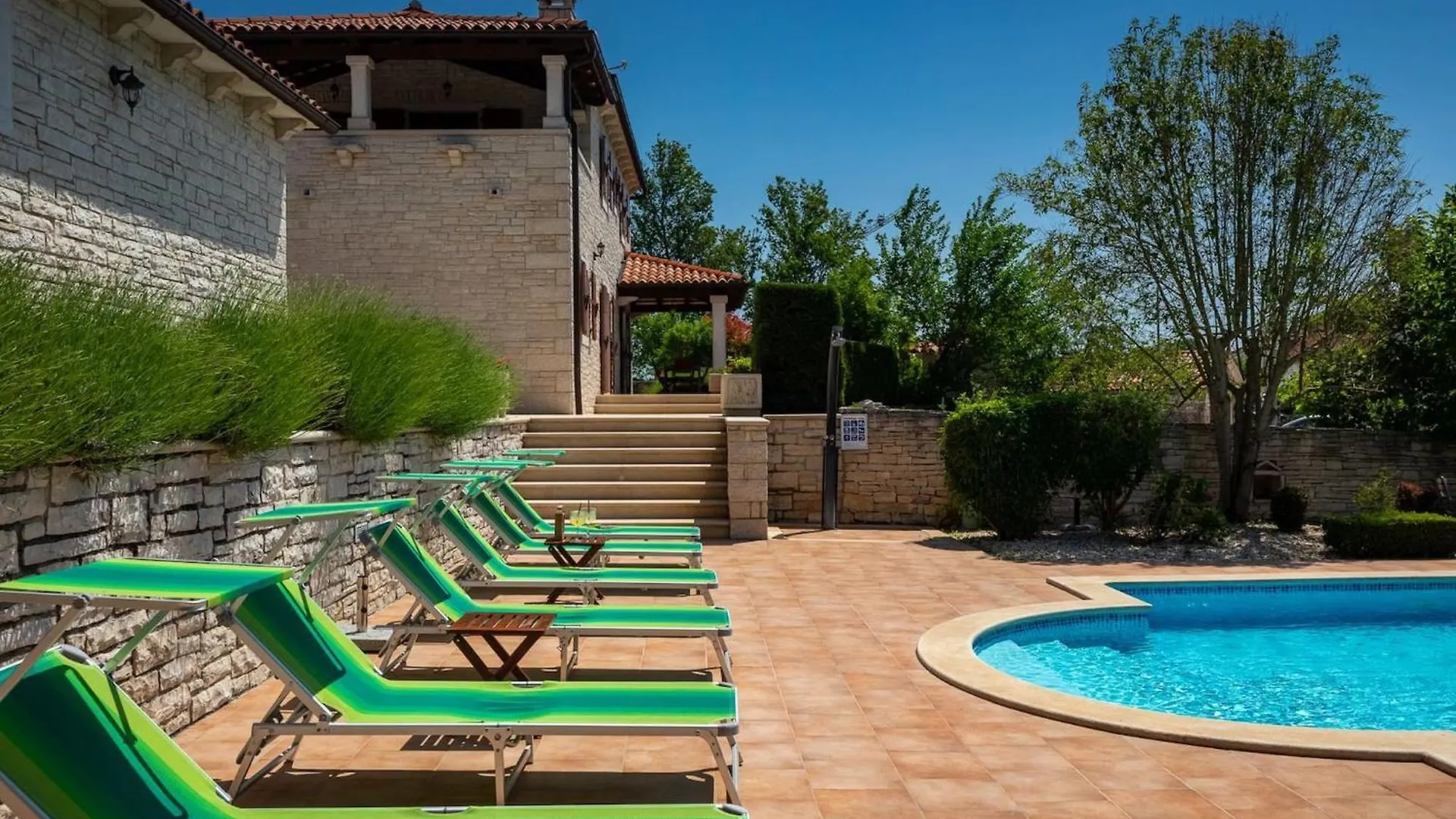 Rustic Villa Catarina With Pool In Tinjan Kringa