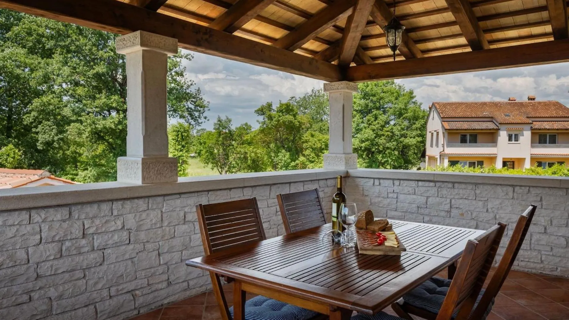 Rustic Villa Catarina With Pool In Tinjan Kringa 0*,