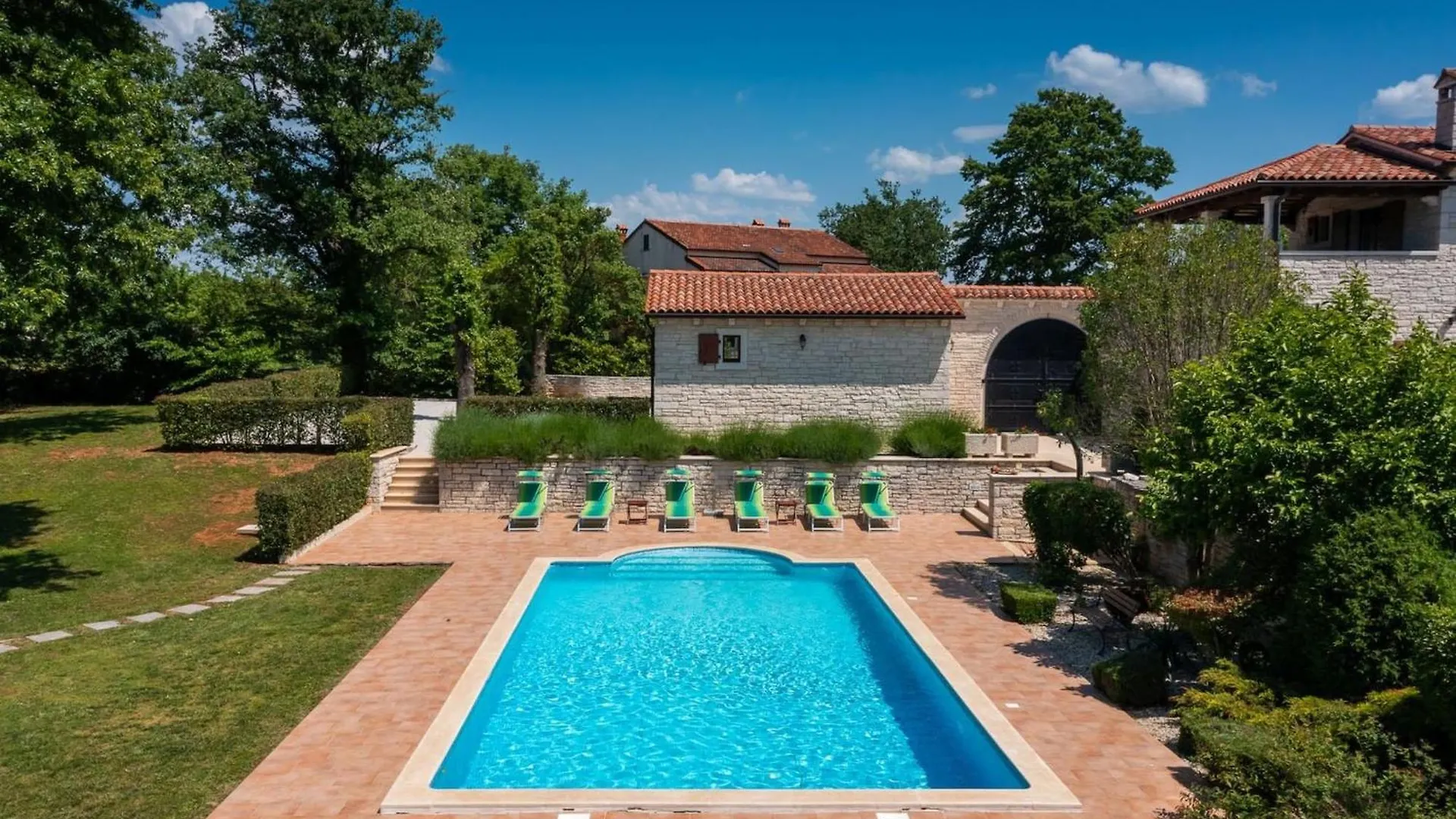 Rustic Villa Catarina With Pool In Tinjan Kringa