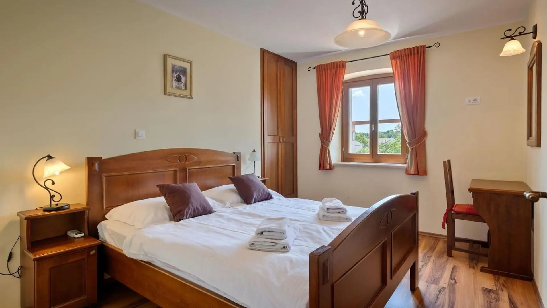 Rustic Villa Catarina With Pool In Tinjan Kringa