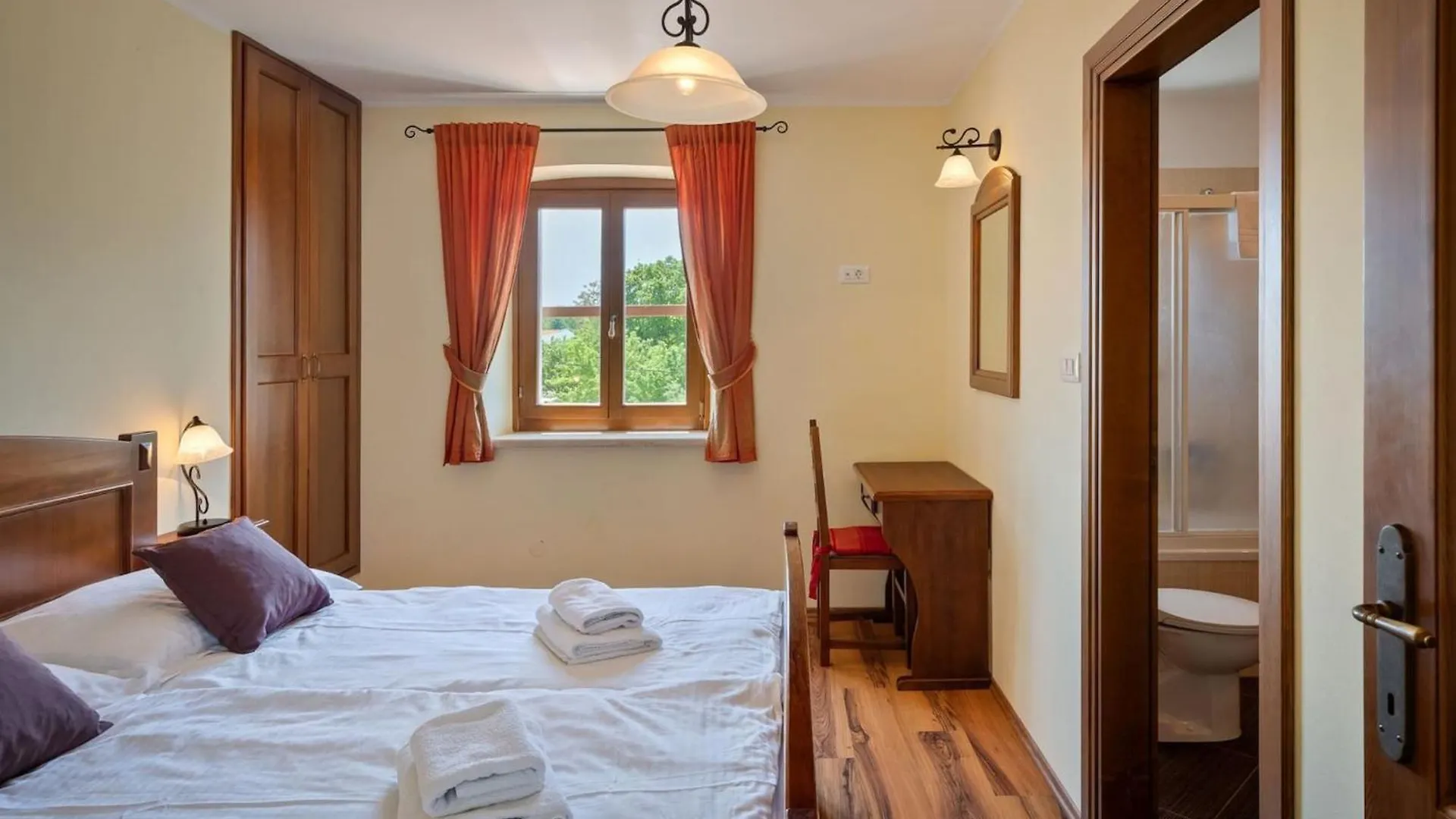 Rustic Villa Catarina With Pool In Tinjan Kringa 0*,  Croatia