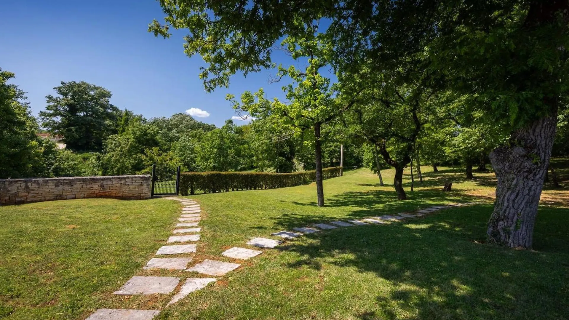 Rustic Villa Catarina With Pool In Tinjan Kringa Croatia