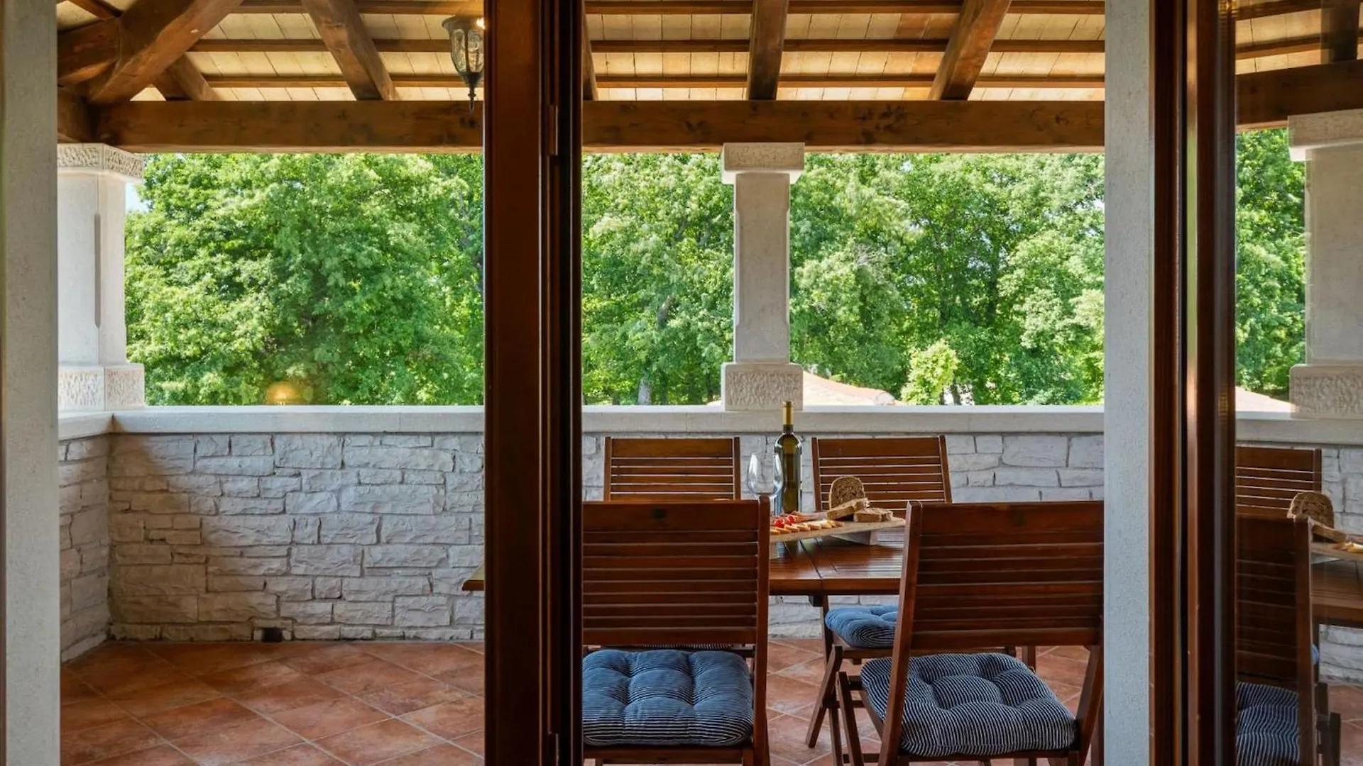 Rustic Villa Catarina With Pool In Tinjan Kringa