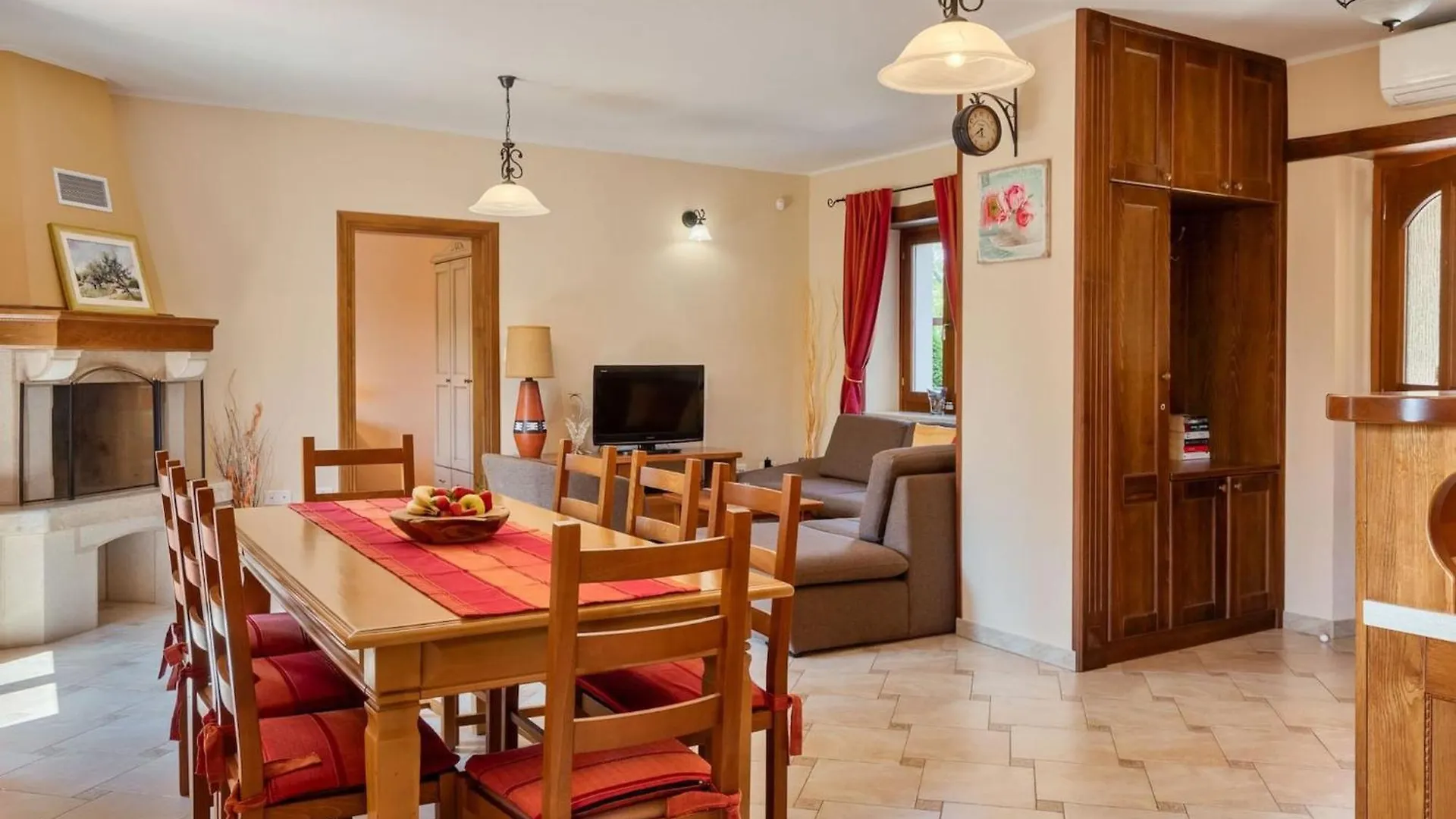 Rustic Villa Catarina With Pool In Tinjan Kringa