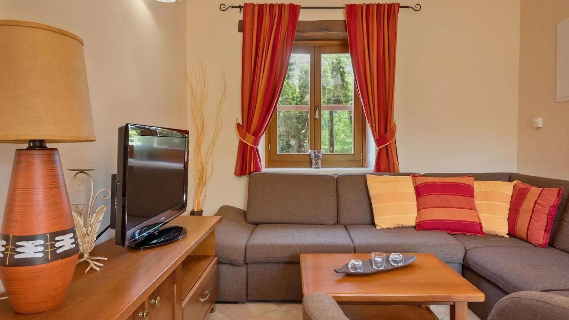 Rustic Villa Catarina With Pool In Tinjan Kringa 0*,  Croatia