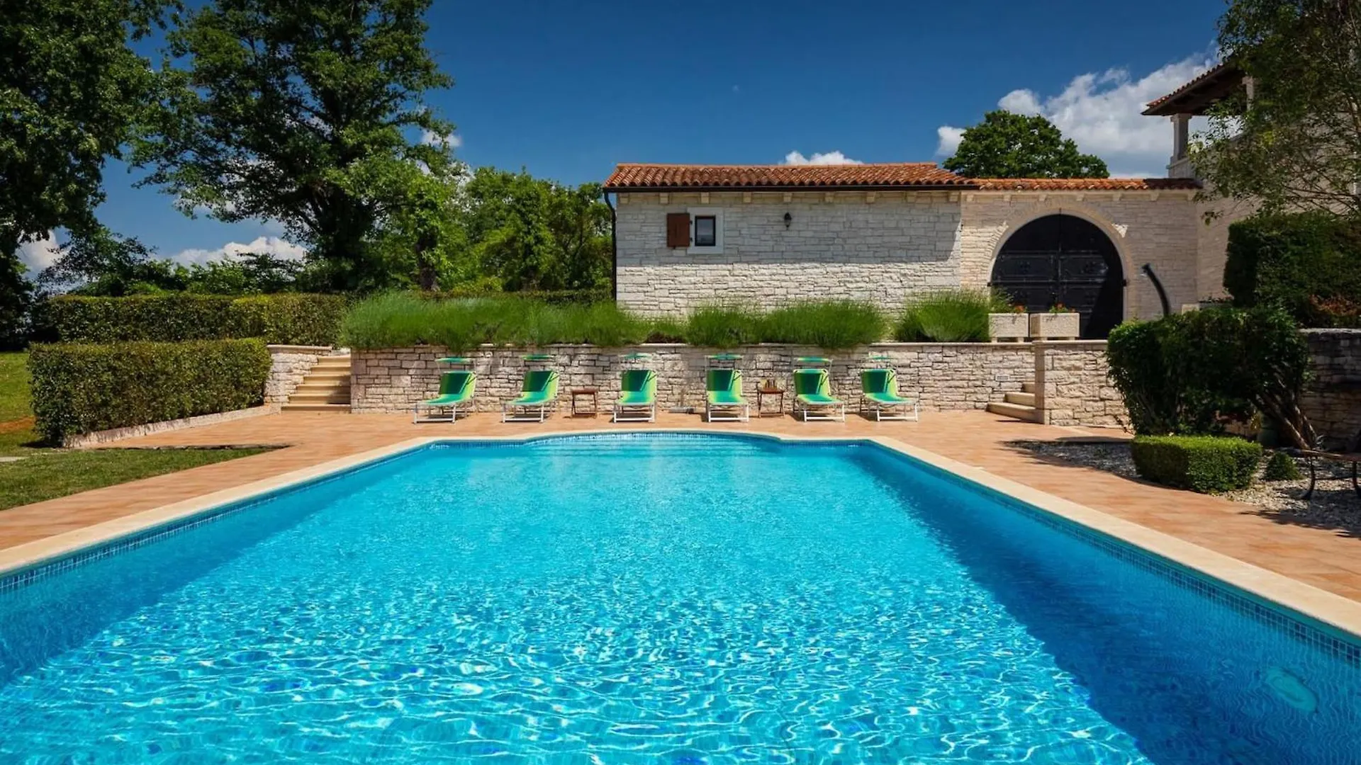 Rustic Villa Catarina With Pool In Tinjan Kringa