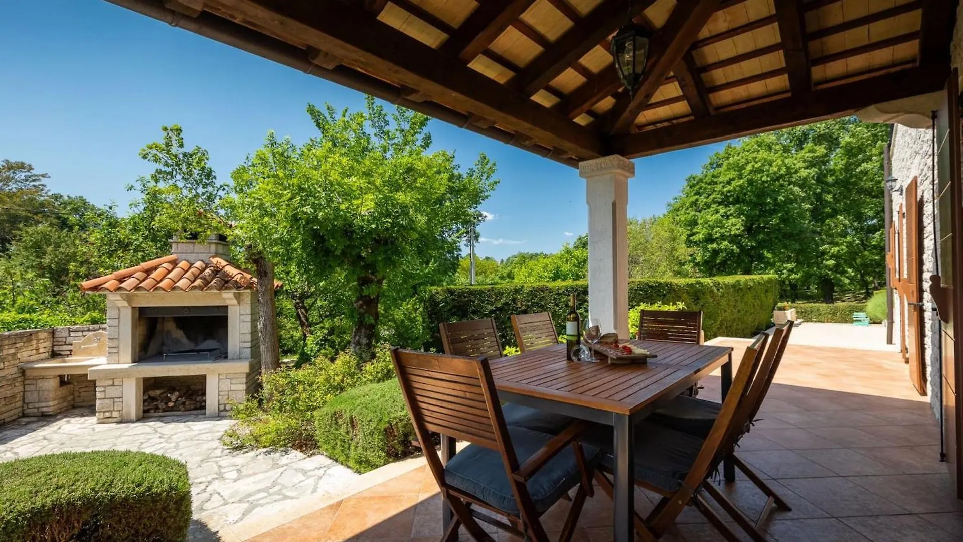 Rustic Villa Catarina With Pool In Tinjan Kringa